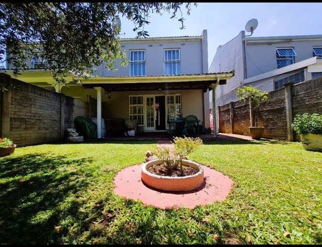 2 BEDROOM DUPLEX SOLD IN THE WOLDS